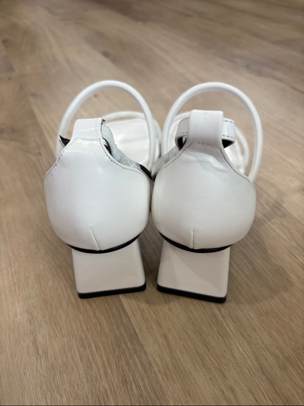NEW Women’s Arromic Square Toe Sandals - Picture 3 of 6